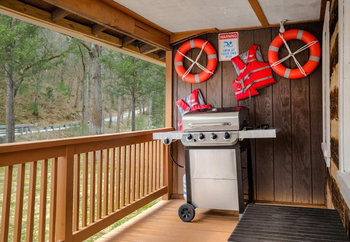 Creekside Cabin W Hot Tub, Fire Pit, Grill, Wifi! Basye Exterior photo