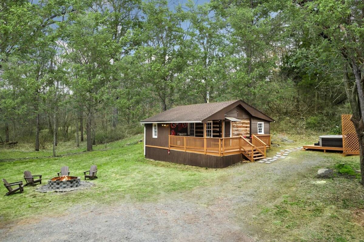 Creekside Cabin W Hot Tub, Fire Pit, Grill, Wifi! Basye Exterior photo