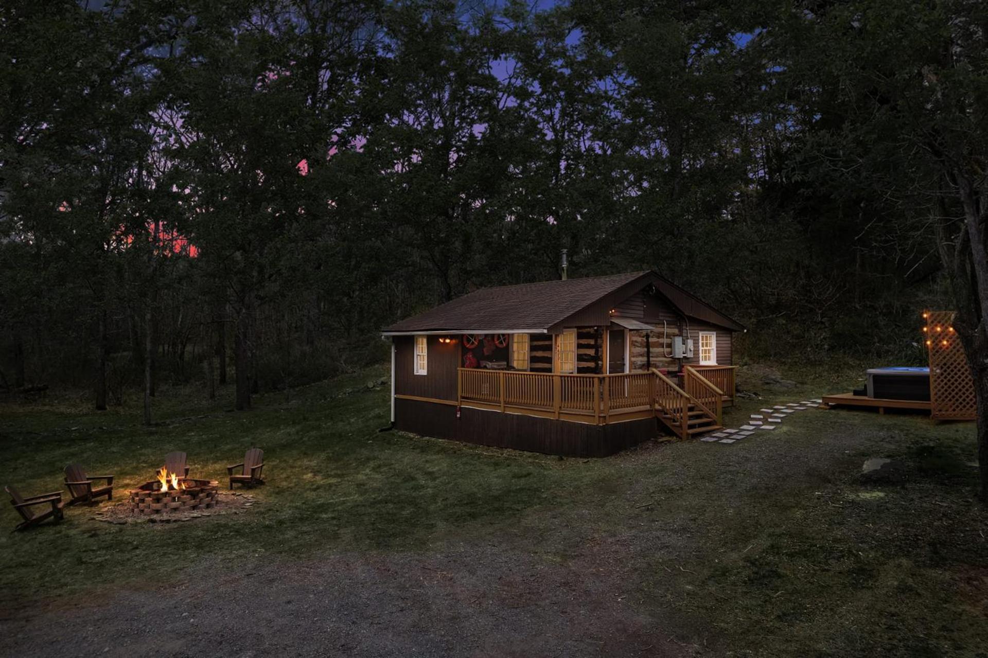 Creekside Cabin W Hot Tub, Fire Pit, Grill, Wifi! Basye Exterior photo