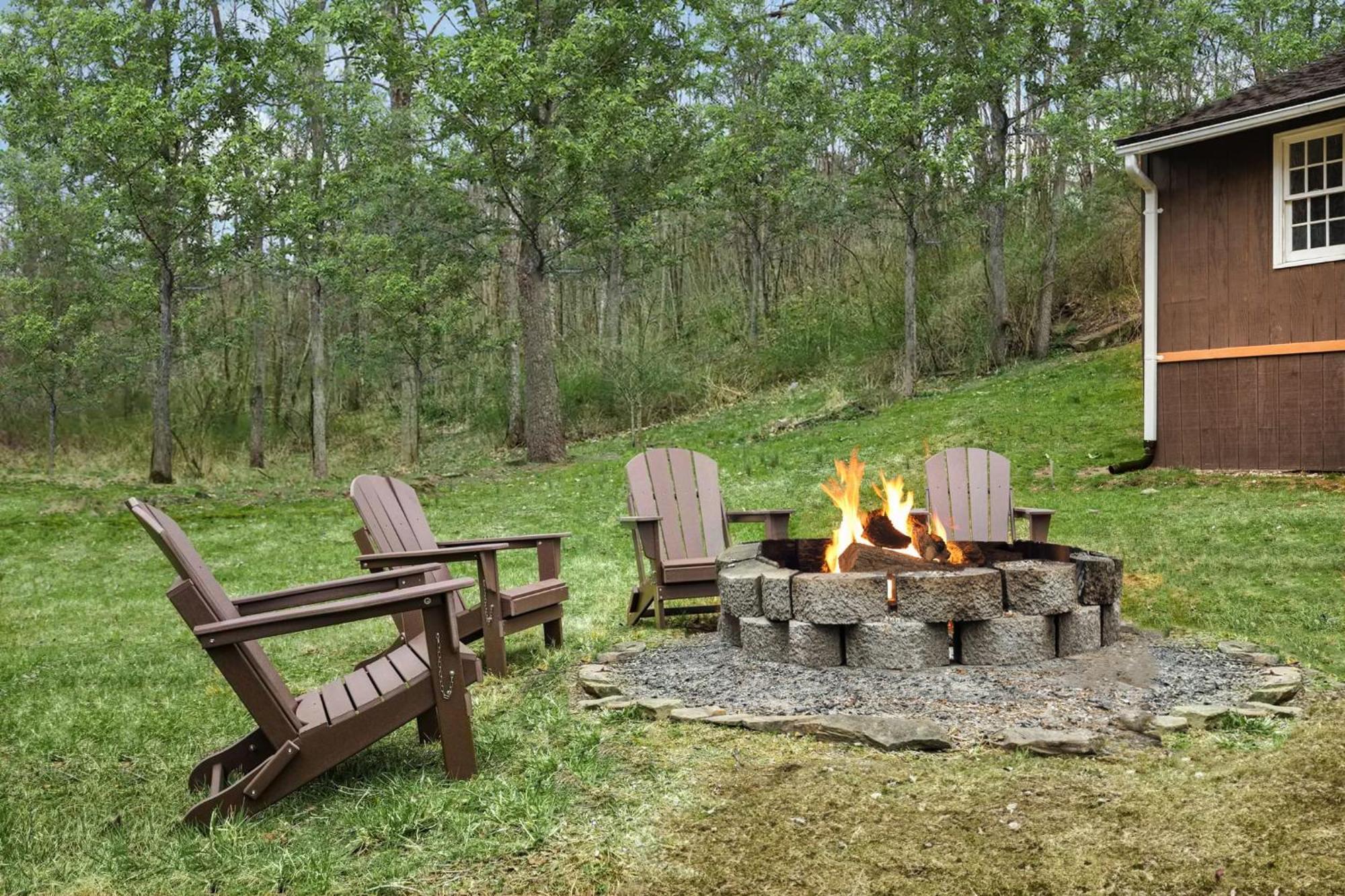 Creekside Cabin W Hot Tub, Fire Pit, Grill, Wifi! Basye Exterior photo